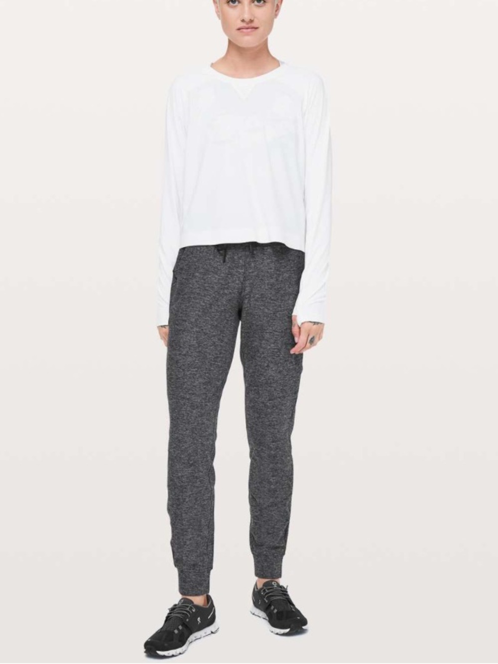 Lululemon Ready To Rulu Pant 29” in
Heathered Dark Cast / Black size 6